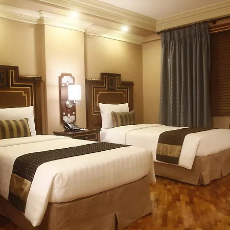 Herald Suites Polaris Makati City Exterior photo