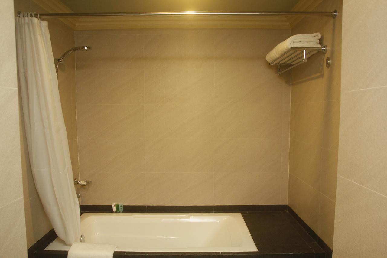 Herald Polaris Hotel
